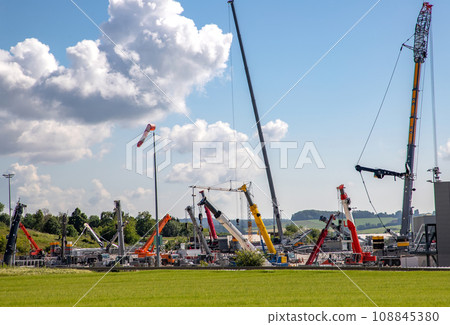 different truck cranes different truck cranes 108845380