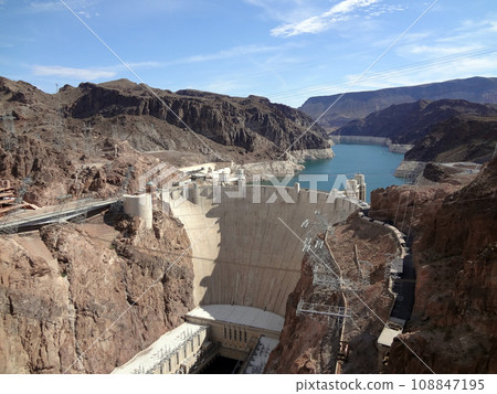 Hoover Dam overhead seen from Arizona side 108847195
