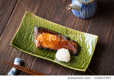 Yellowtail teriyaki 108847897