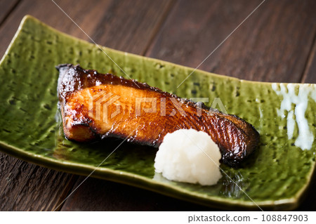 Yellowtail teriyaki 108847903