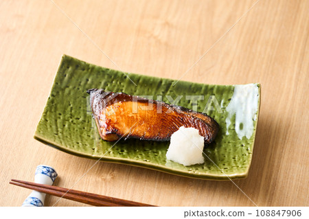 Yellowtail teriyaki 108847906