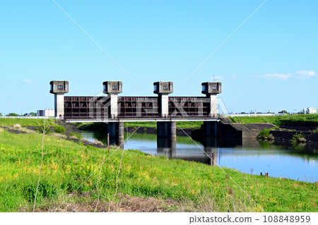 福川水閘設置在福川流入利根川的地方 108848959