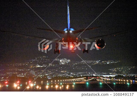 Osaka Airport Senri River Embankment Powerful Nighttime Landing Scenery 108849137