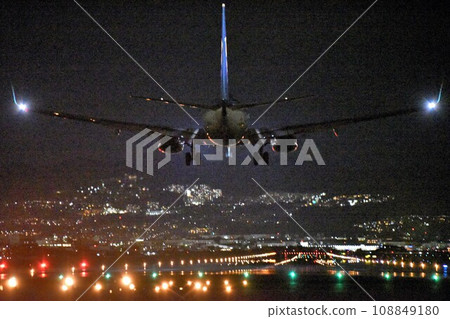 Osaka Airport Senri River Embankment Powerful Nighttime Landing Scenery 108849180