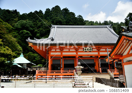 Ochozan Katsuoji Temple (main hall) [Katsuoji Temple, Minoh City, Osaka Prefecture] 108851409
