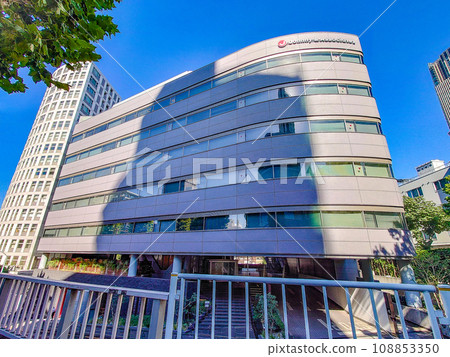 Johnny's office 108853350