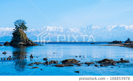Amaharashi Coast (Tateyama Mountain Range and Onnaiwa) Amaharashi Coast (Tateyama Mountain Range and Onnaiwa) 108853978