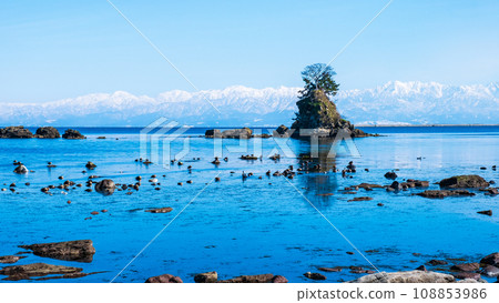 Amaharashi Coast (Tateyama Mountain Range and Onnaiwa) 108853986