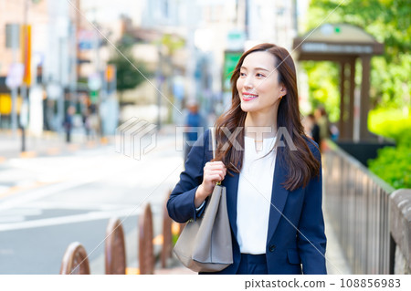 business woman movement 108856983