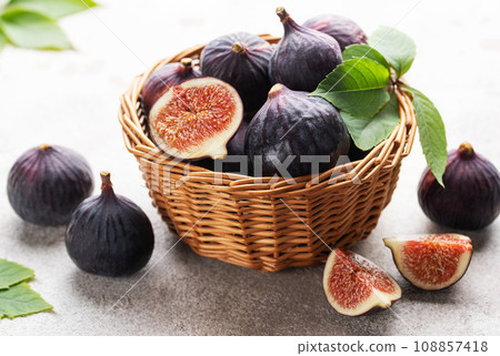 Fresh ripe figs Fresh ripe figs 108857418