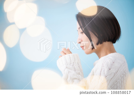 女性蓬鬆前景散景美女 108858017