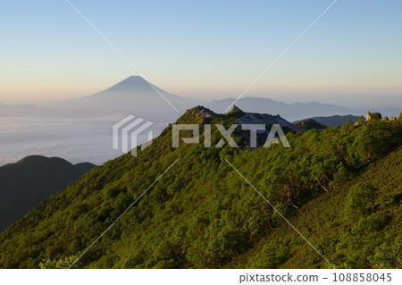 鳳凰山 108858045