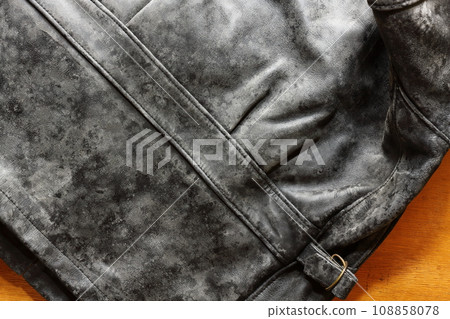 一件長了黴菌的皮夾克 108858078