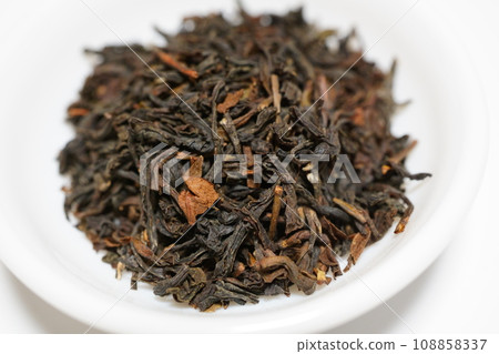 Black tea leaves Darjeeling Autumnal 108858337