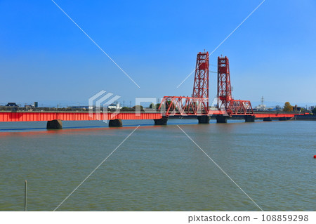 [Saga Prefecture] Chikugo River Lifting Bridge on a clear day 108859298