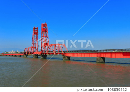 [佐賀縣]晴朗的築後川吊橋 108859312