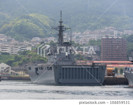 Maritime Self-Defense Force transport ship Shimokita (stern) Maritime Self-Defense Force transport ship Shimokita (stern) 108859531