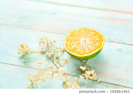 fresh citrus fruits on wooden table fresh citrus fruits on wooden table 108861461