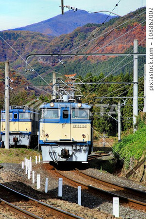Sound the whistle!! Conveying the majesty of the past to the present day...Sherpa of the mountain pass, EF63 electric locomotive [duplex operation] 108862002