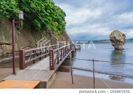 （北海道）江差町的龜島和平石輪 108865850