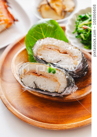 Deep-fried pork rice balls Deep-fried pork rice balls 108866608