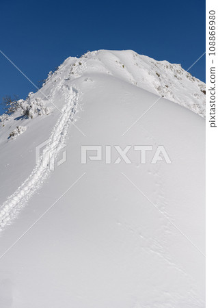 Kengamine summit and mountain trail in winter 108866980