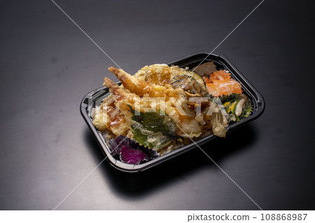 Tempura heavy lunch box 108868987
