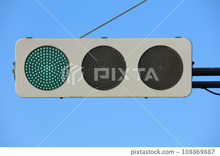 Signal light green light 108869887