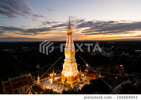 Phra That Phanom, a respectful of Nakhon Phanom People to Gold pagoda, settle in the center of the temple. 108869943