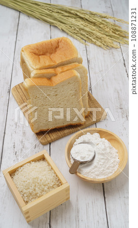 Bread with rice flour image | (rice flour, white rice, white bread) 108871231