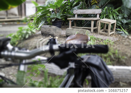 Interior of cozy coffee shop atmosphere 108875257