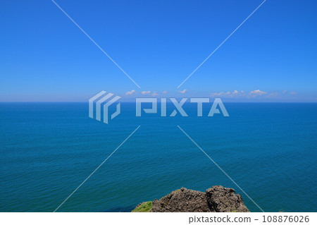 View of the Sea of Japan from Cape Kakuda (Niigata Prefecture) 108876026