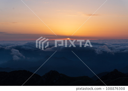從屋久島永田山看到的日出 108876308