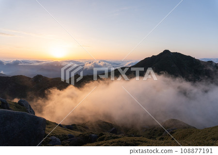從屋久島永田山看到的日出 108877191