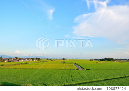 越後平原和角田彌彥山（新潟縣） 108877424