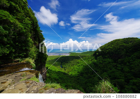 Scenery above the waterfall of Pinaisara, Iriomote Island, Okinawa Prefecture 108880882