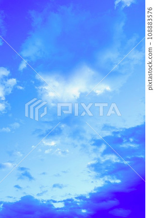雲層覆蓋早晨的天空 雲層覆蓋早晨的天空 108883576