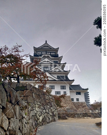福山城、天守、月見櫓、大湯電、JR福山站、新幹線、福山市福山城博物館 福山城、天守、月見櫓、大湯電、JR福山站、新幹線、福山市福山城博物館 108886095