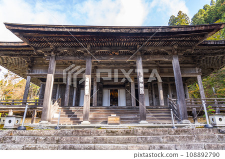 Ohara, Kyoto - Shorinin Main Hall with beautiful autumn leaves 108892790