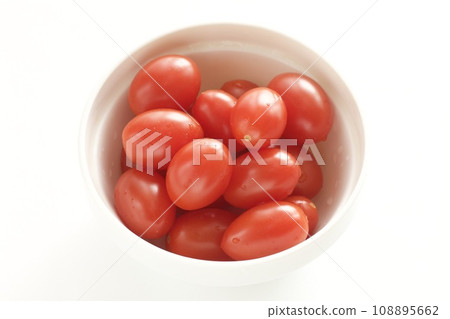 Fresh Mini Tomato 108895662