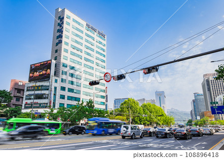 Sejong-daero in the morning, Seoul 108896418
