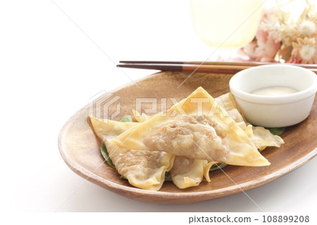 Fried wonton 108899208