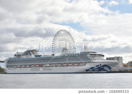 Diamond Princess at Osaka Port Diamond Princess at Osaka Port 108899333
