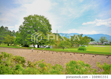 Tohoku, Hiraizumi, adjacent to the Motsuji garden, an Amida temple where the winds of the Pure Land blow, Kanjizaio-in ruins, Hiraizumi-cho, Iwate Prefecture 108901331