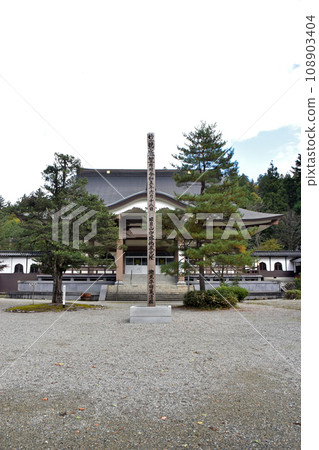 Menmeyama Tatezanji Temple (Kamiichi Town, Toyama Prefecture) Menmeyama Tatezanji Temple (Kamiichi Town, Toyama Prefecture) 108903404