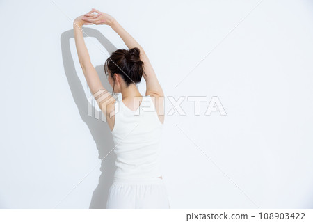 運動裝的女性 108903422