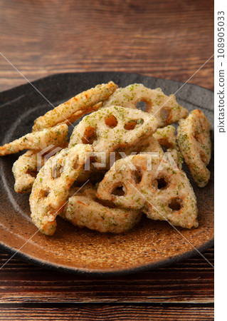 Deep-fried lotus root 108905033