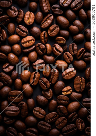 Coffee beans on dark background, top view 108906791