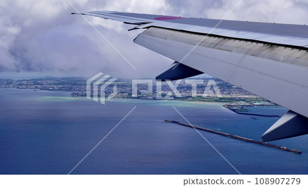 從沖繩縣那霸機場起飛後的空拍照片 從沖繩縣那霸機場起飛後的空拍照片 108907279