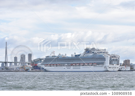 Diamond Princess at Osaka Port Diamond Princess at Osaka Port 108908938